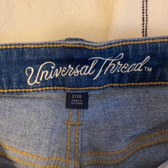 Universal Threads - Picture 2 of 3